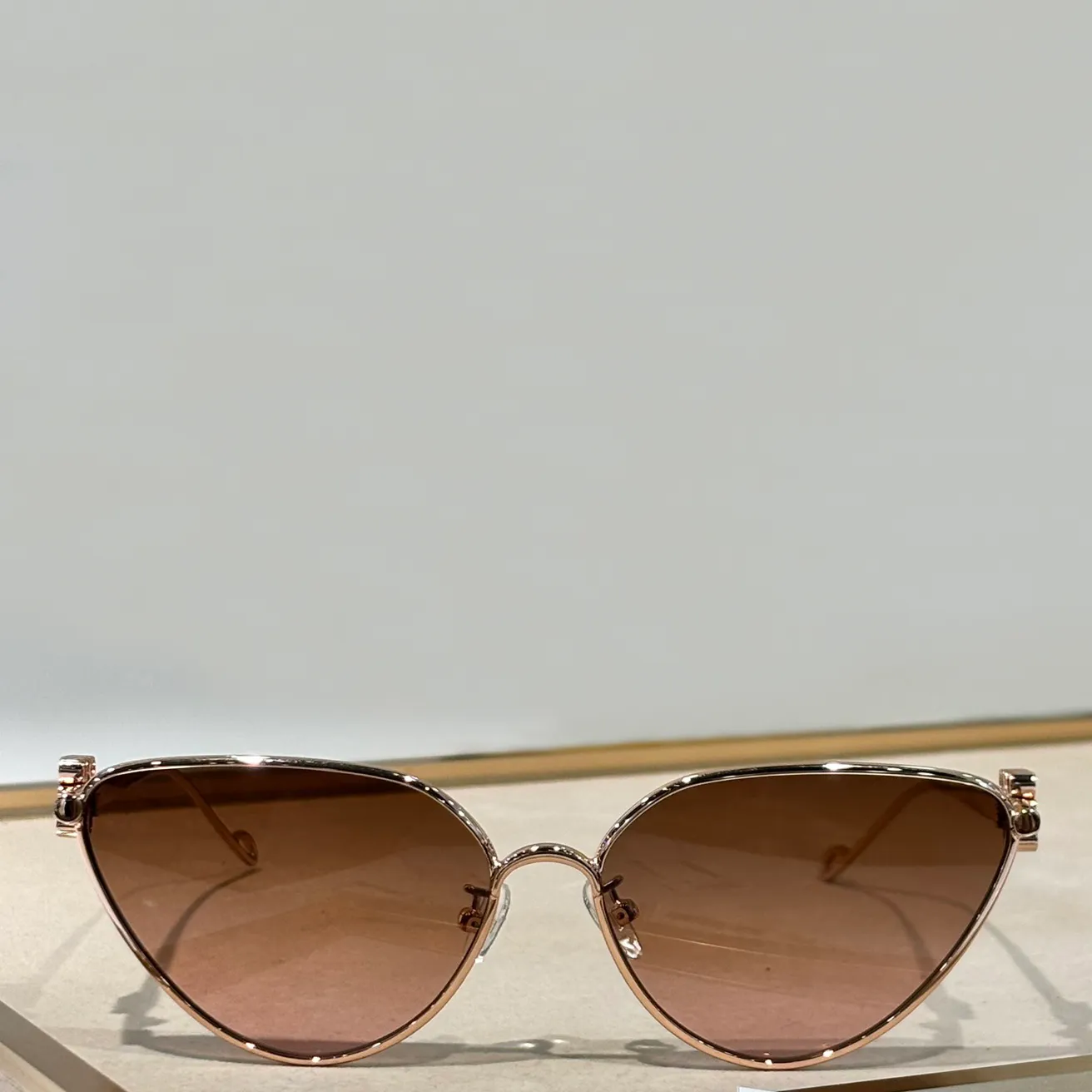 Cat Eye Zonnebril Rose Gold Metal/Bruine Smoke Casual brillen Dames Zomer Sunnies Sonnenbrille Fashion Shades UV400 Eyewear