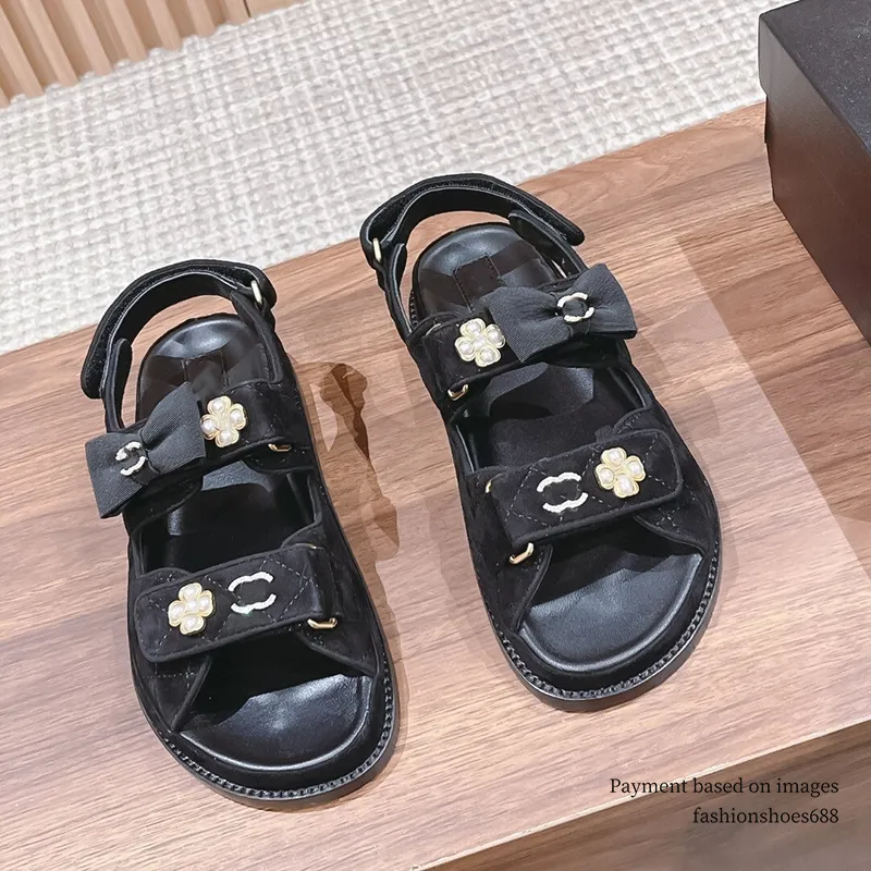 2024 Nya lädersandaler Summer Luxury Designer Mortile With Diamond Buckle Womens Shoes Outdoor and Inhoor Casual Womens Shoes Size 35-42+Box