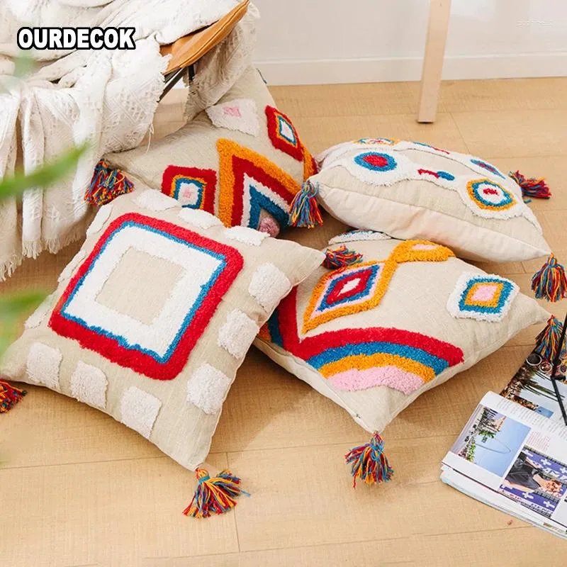 Couvre-oreiller boho avec des gland