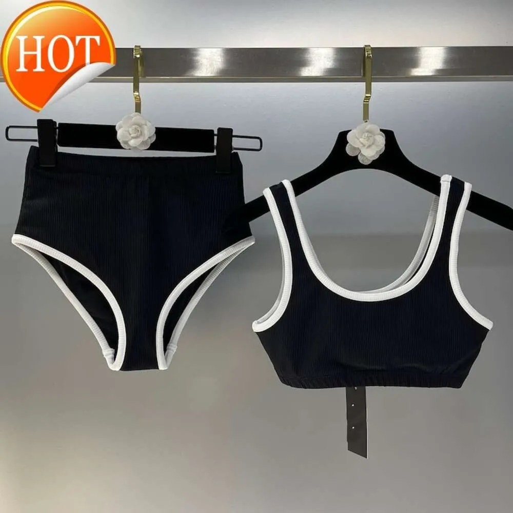 2024 Nouveau créateur de mode en gros de maillots de bain pour femmes sexy maillots de bain sexy bikinis bikinis baignoirs