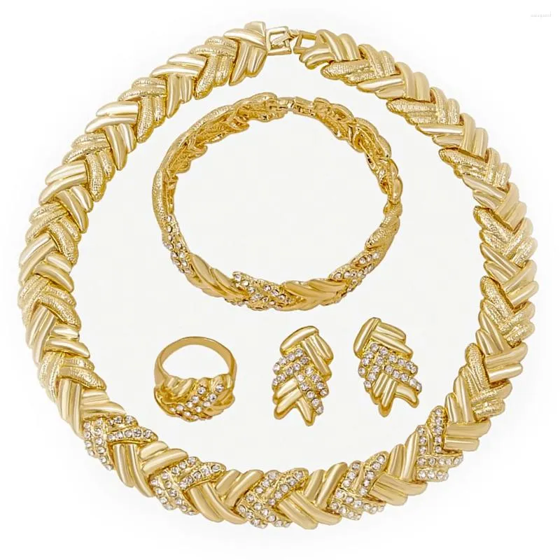 Boucles d'oreilles de collier Set Bijoux pour femmes Bridal Dubai Gold Color Crystal Bracelet Mariage nigérian traditionnel