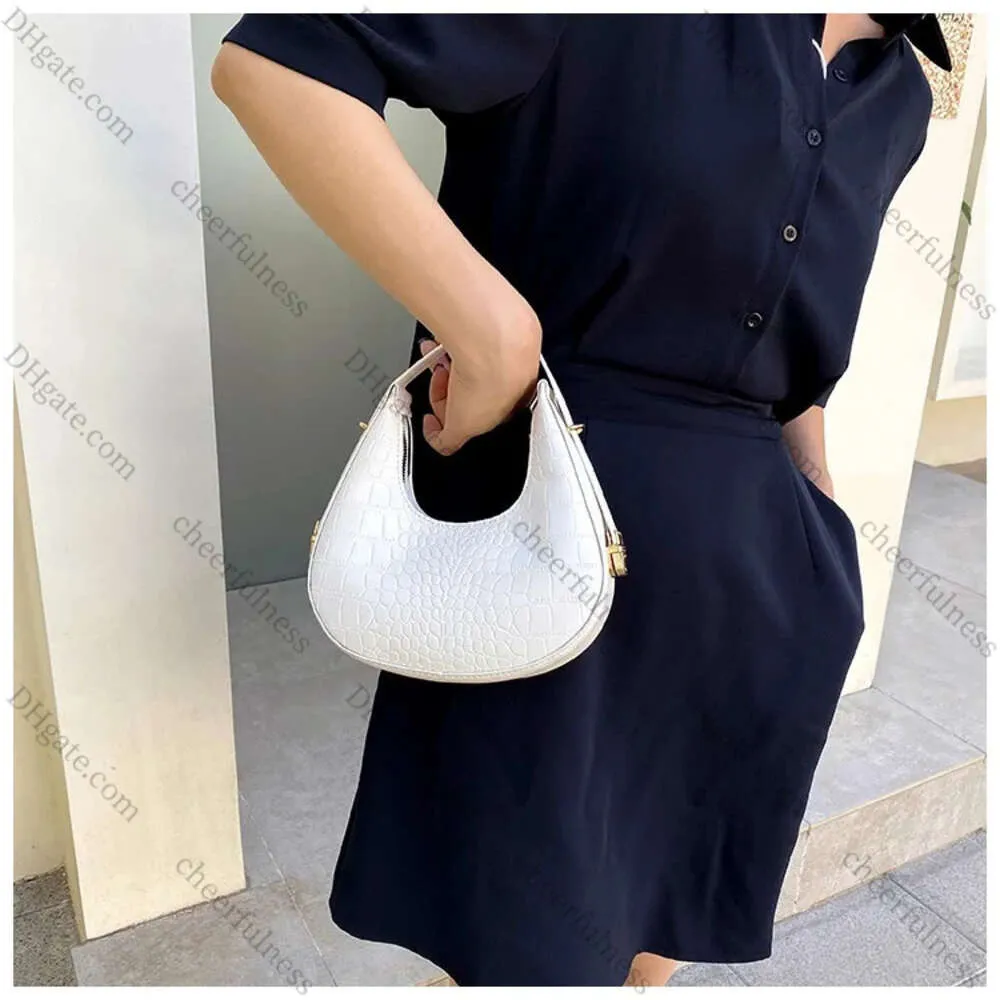 2024 Kadın Lüks Koltuk Bag Yarım Ay Ayarlanabilir Kayış Hobo Çanta Moda Tasarımı Düz ​​Renk Pu Deri Omuz Çantaları (8910)