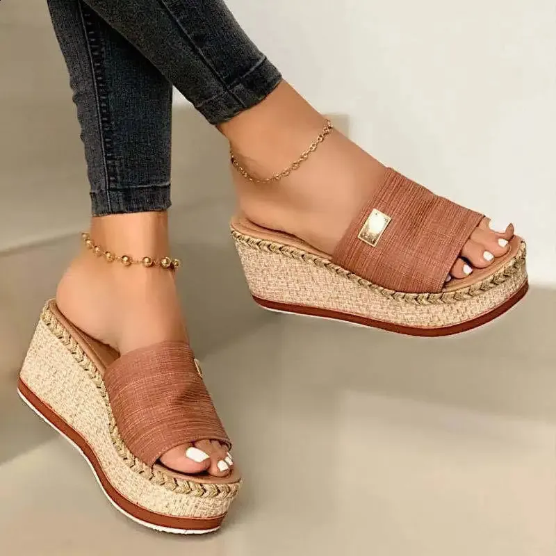 Летние женщины Wedge Sandals Platform Flip Flops мягкие удобные повседневные туфли на открытые пляжные тапочки женские сандалии для S-V 240328