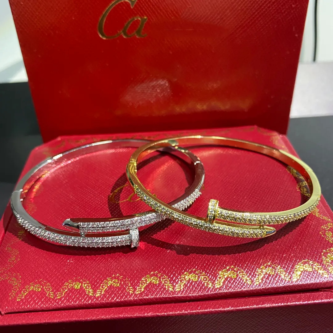 Designer Bracelet Luxury Brand Bracelet Bracelets Designer voor dames brief liefde keten diamantontwerp van hogere kwaliteit armband sieraden cadeaubakje erg mooi