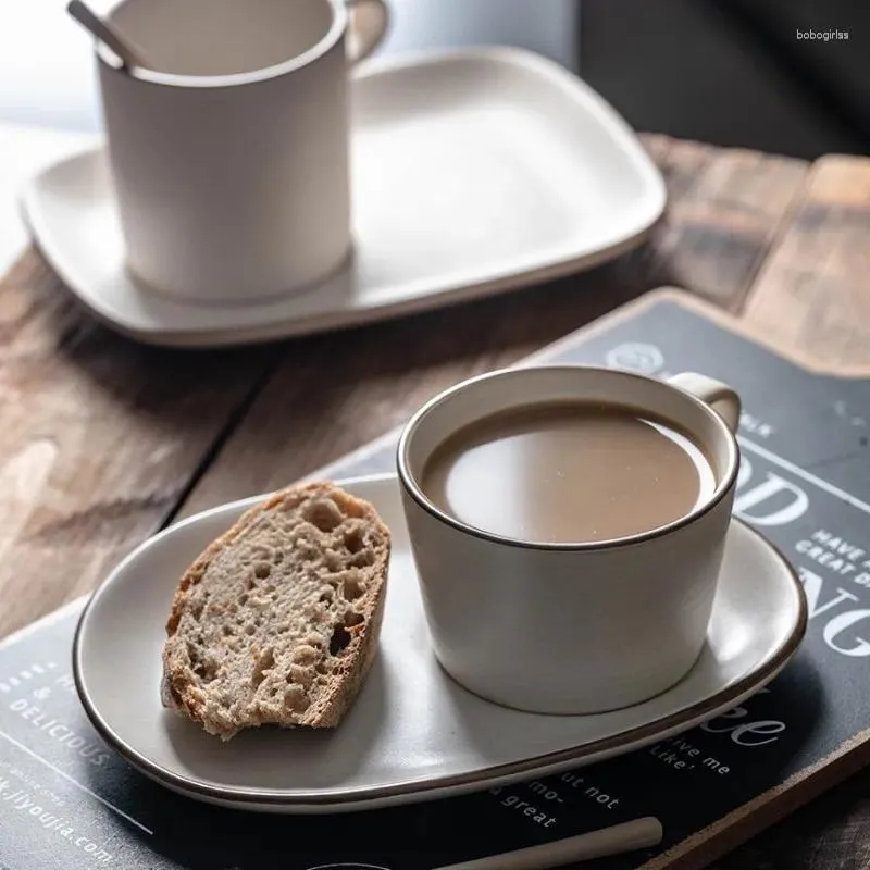 Xícaras pires de cerâmica retrô pequeno requintado copo de café conjunto estilo estilo de luxo de luxo para café