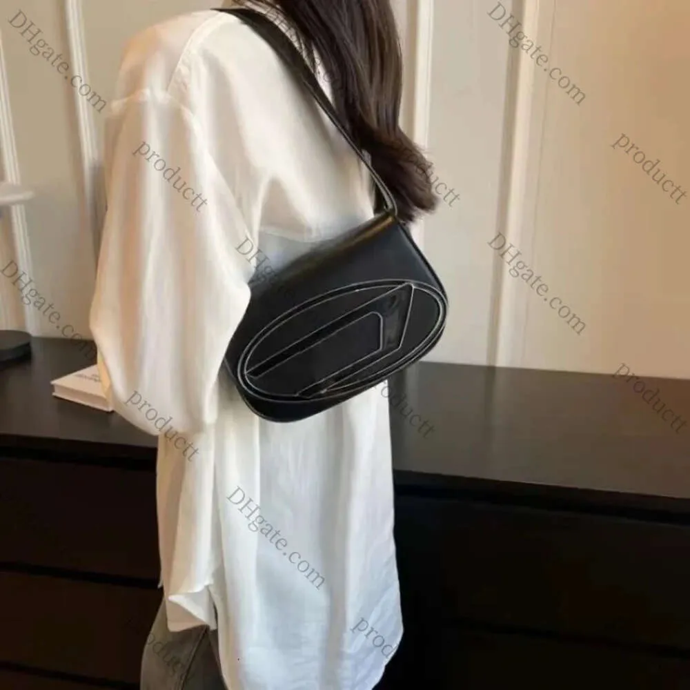 2024 여성 토트 핸드백 반 라운드 디자인 브랜드 가죽 숄더백 패션 크로스 바디 백 고급 절묘한 핸드백