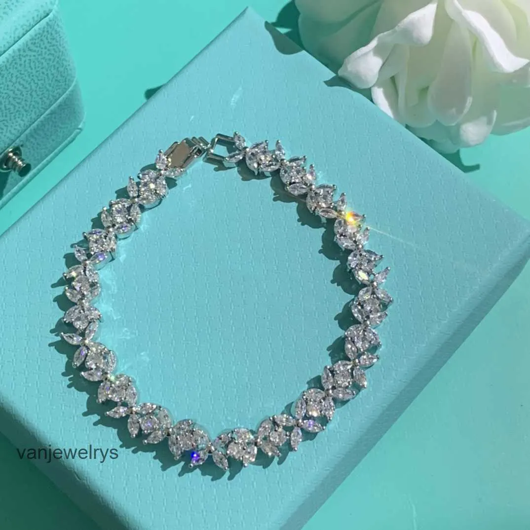 Projektanci luksusowe projektanci bransoletki dla kobiet urok bransoletka modna elegancka prosta ciąg koralików geometryczne biżuteria prezent hurtowy prezent urodzinowy miły