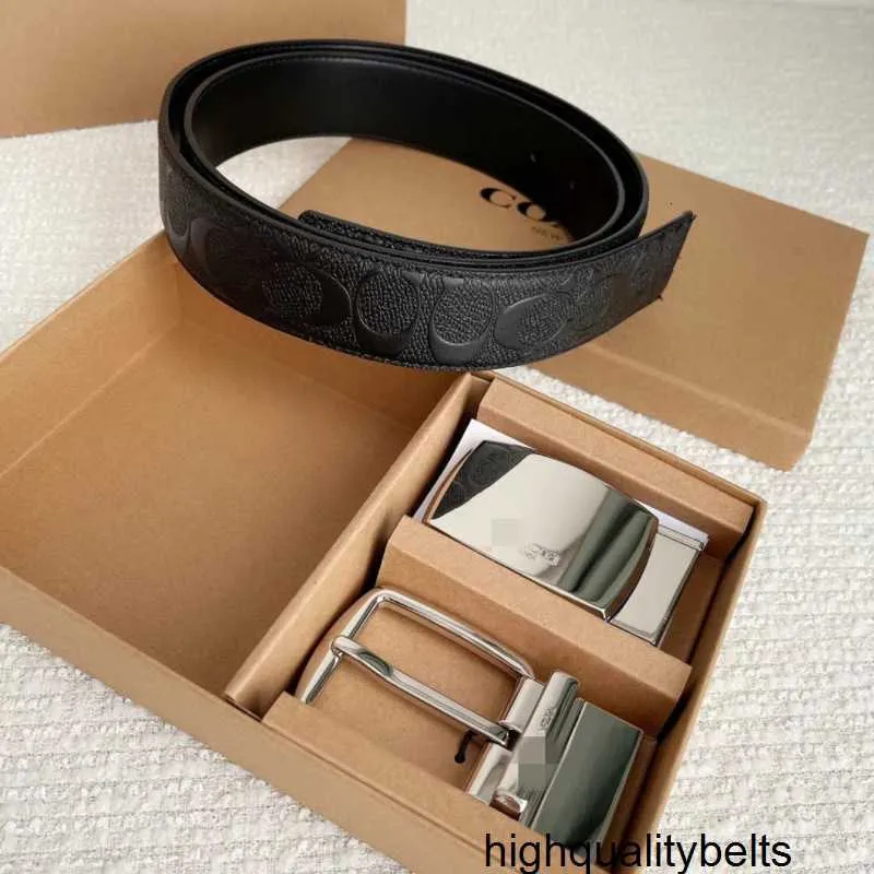 デザイナーKoujia Men's Belt with Cowhide Embossed PatternとDouble Hardware Backleの両方のフォーマルとカジュアルウェアの両方