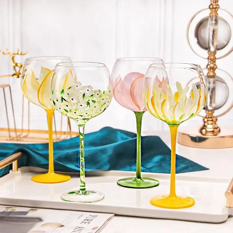 ワイングラス中世の手描きフラワーカップ色のクリスタルガラス高赤