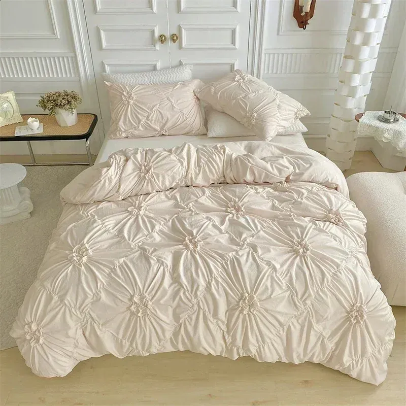 Driedimensionale snuifjes geplooide ambachten dubbele dekbedovertrekset 220x240 Solid Twist Flowers King Size Bedding Set Quilt Cover Set 240325