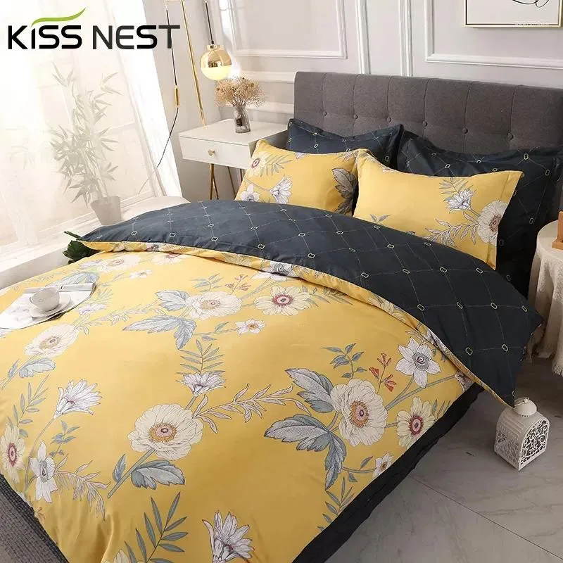 Set di biancheria da letto 2/3 pezzi Nordic Home Textile Yellow Fiori Modello in stile europeo Set di due dimensioni Coperchio del piumone 220x240 200x200 per camera da letto
