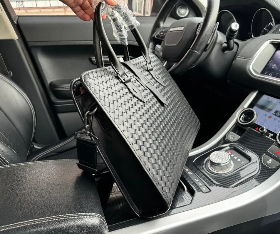 Briefcases designer laptop bag mens bag fashion cowhide weaving 39cm black leather tote bag briefcases for man womens cross body bags top quality