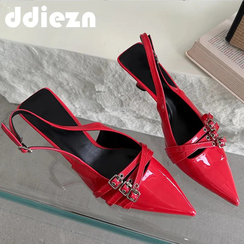 Modne sandały żeńskie czerwone obcasy obuwie Kobiety Pumpy Spring Autumn Slingbacks buty na spiczaste palec palców 240322