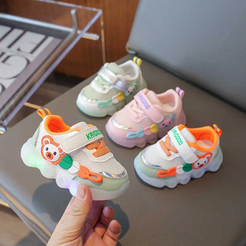 HBP icke-varumärke upplyst 2024 Spring Spädbarn och småbarn Walking Shoes For Boys Cartoon Mesh Light Shoes For Girls Soft Sole Walking Shoes