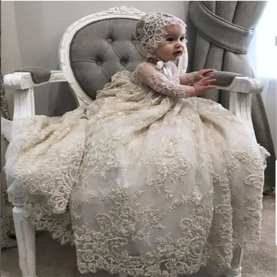 Robes Luxury White Ivory Broptage Robe Perles de dentelle Baby Girls Baptême Robes Robe de baptême pour enfant en bas âge avec Bonnet245Z