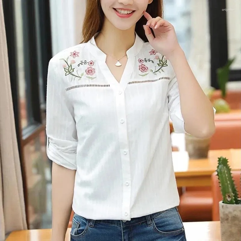 Blusas de mujer Bordado floral Bordado Floral Copas de manga larga Elegante Camisa de Oficina Blanca Camisa Mujeres Blusas D839 30