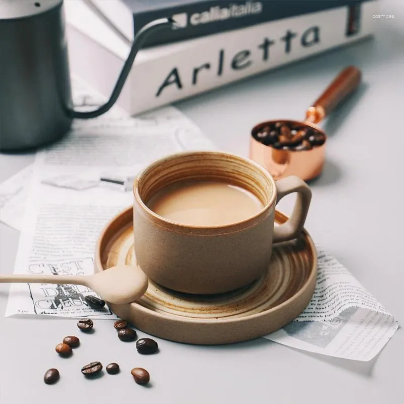 Tazze di piattini tazze da caffè in ceramica retrò e piatti creativi fiori vecchia arte per latte di latte