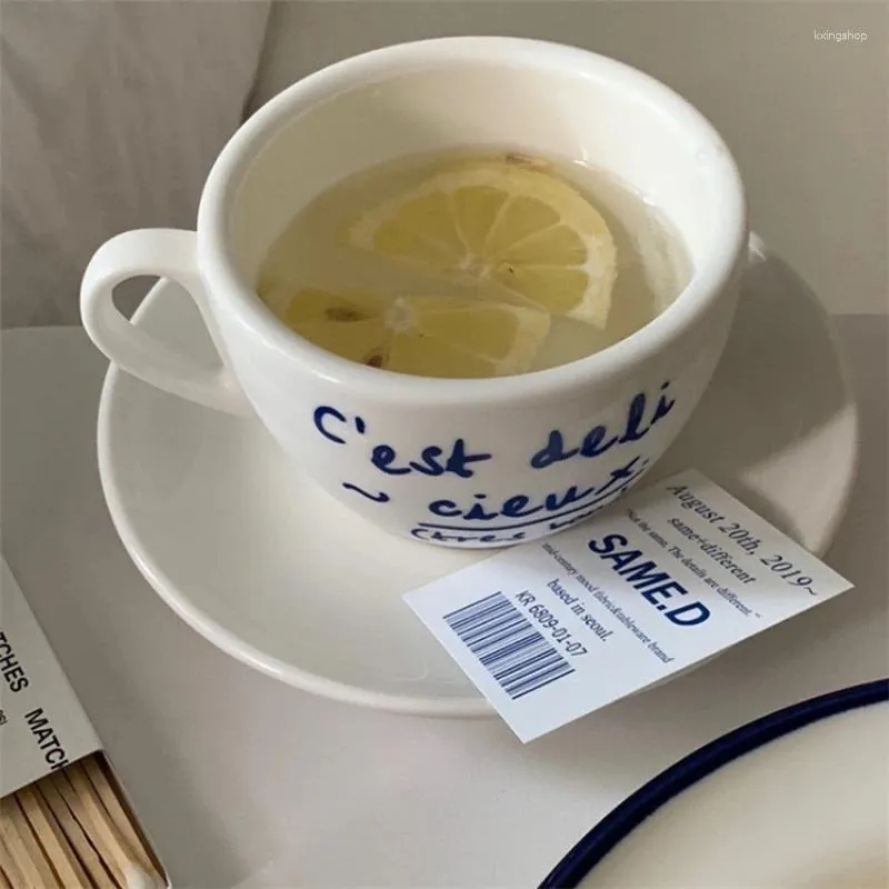 Canecas letra azul francesa caneca de cerâmica e prato conjunto de pratos de café doméstico leite de leite no estilo nórdico chá da tarde