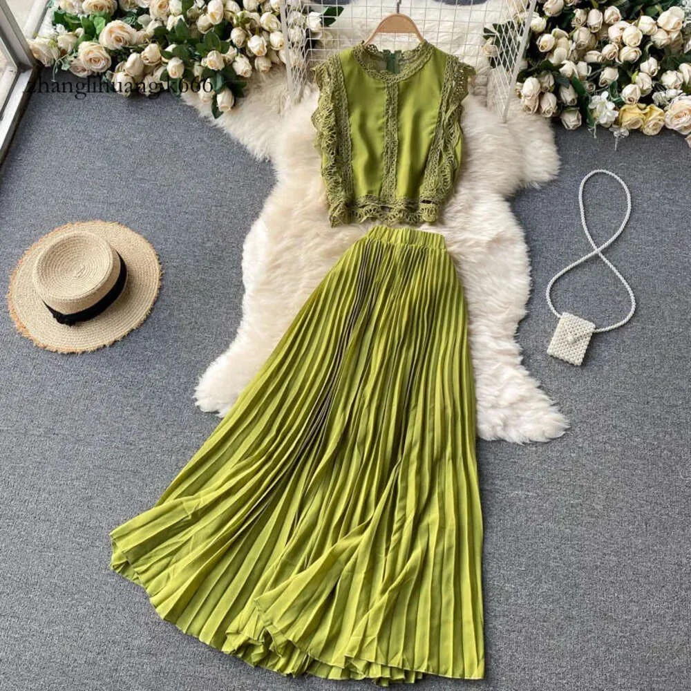 For Holiday Suits 2024 Women Skirts Summer Lace Top High Waist Pleated Chiffon White Skirt 2 Pices Set Beach Dress 220311 0311