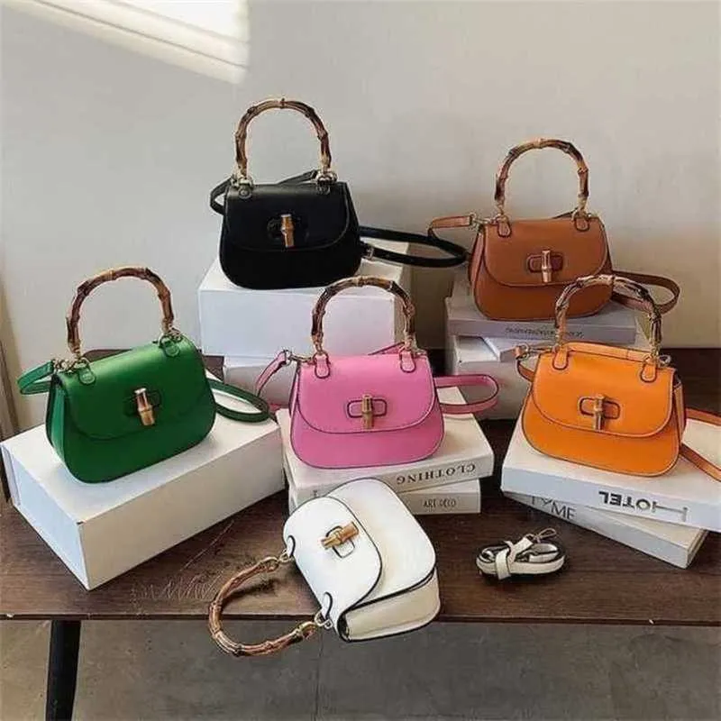 2024 Nouveau créateur pour femmes crossbody bambou bambou simple atmosphère petite personnalité tendance