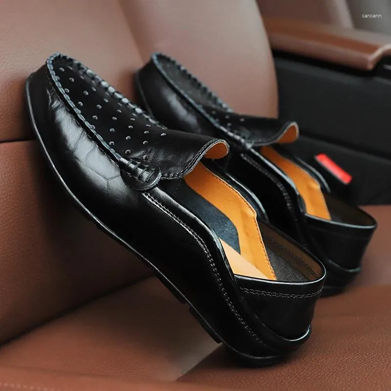 Zapatos de vestir de moda para hombres de cuero negocios casual de mocasines para adultos de alta calidad zapatilla de conducción
