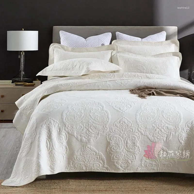 Sängkläder sätter 3st bomullsbäddsuppsättning nordisk ljus lyxen ren täckning europeisk och amerikansk quiltad fast färg broderad ark