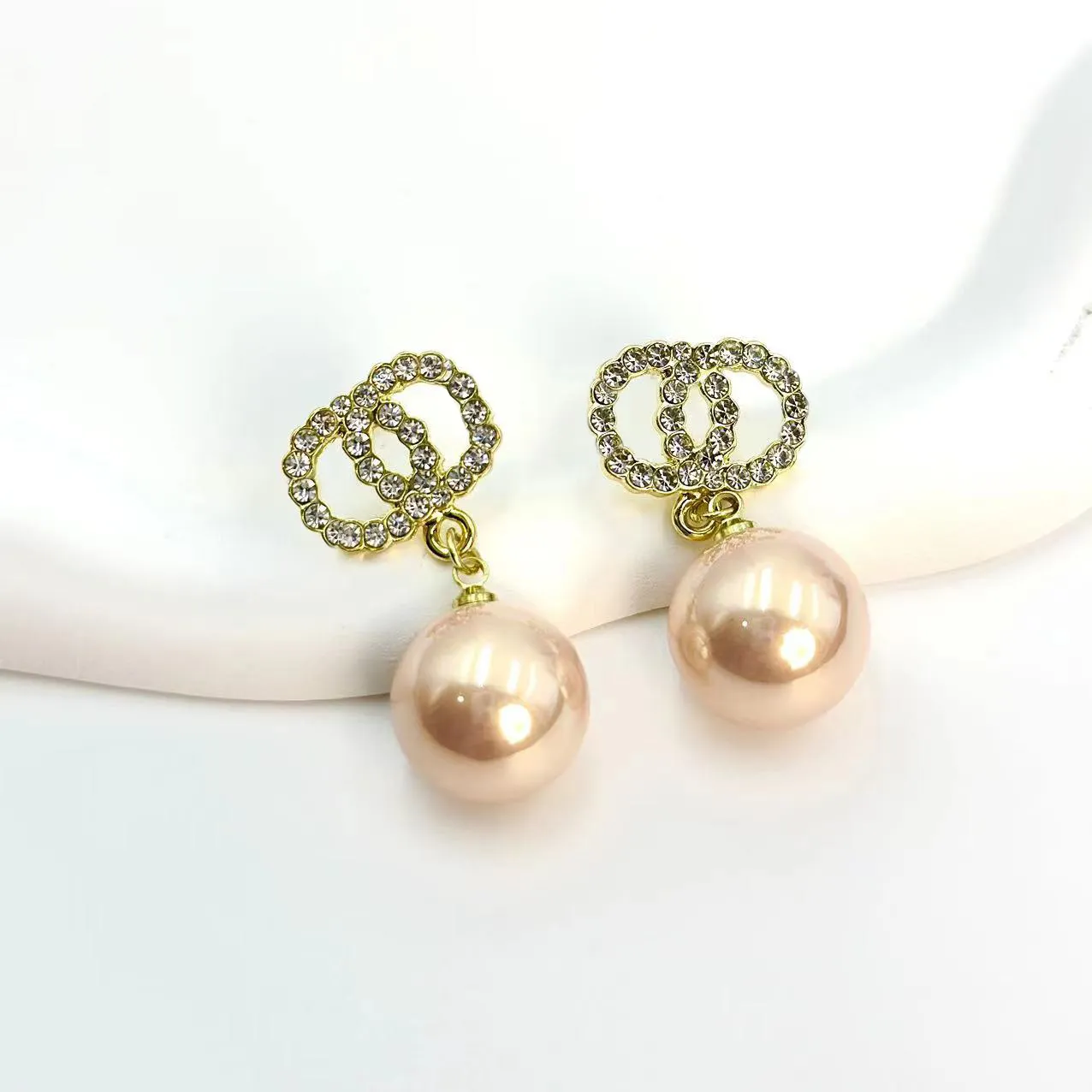 Simple Sterling Silver Inlaid Shell Pearls Ear Clip Women's Fashionable Geometric Earrings