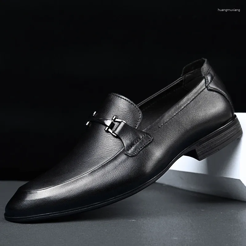 Scarpe casual 2024 uomini in pelle genuina abito formale business moafer designer slittamento traspirante alla guida