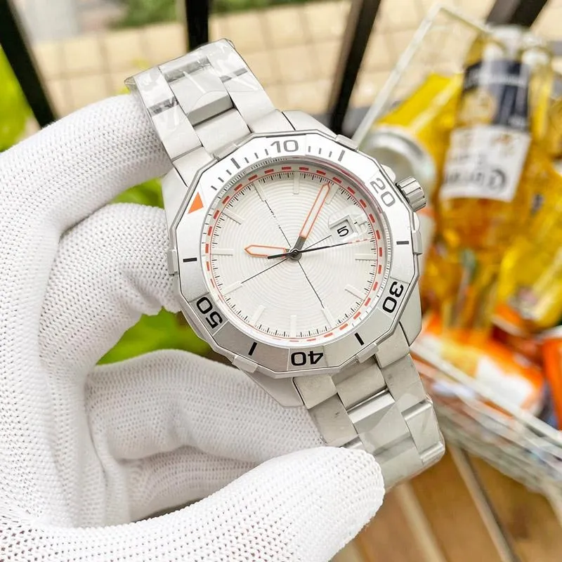 Homens clássicos assistem a relógios mecânicos automáticos Business Wristwatches Silver Wristwatch