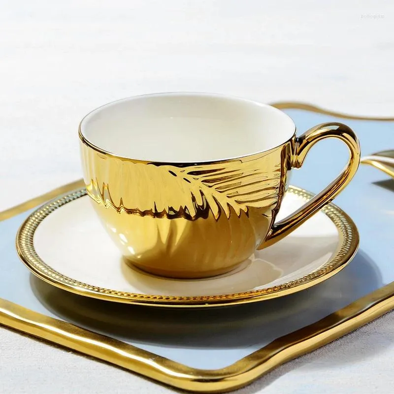 Tazze di piattini per caffè espresso tazza di caffè arabo set turco tavoli di lusso per la colazione tazza da tè in porcellana kaffeetasse e piattino