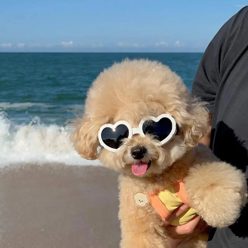 Собачья одежда летние домашние очки Любовь Форма солнцезащитные очки ветропроницаемые анти-UP Маленькие аксессуары кошки и собаки универсальные очки для щенков