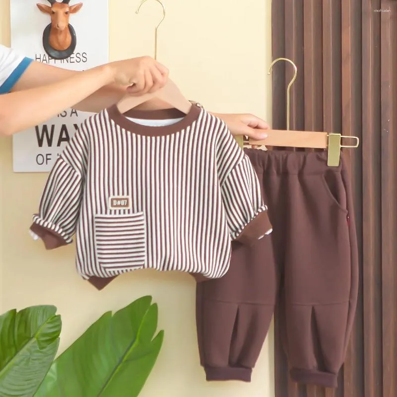 Ensembles de vêtements Spring and Automne Baby Baby Baby Fashionable Stripe Round Round Neck Pull Two Piece for Kids