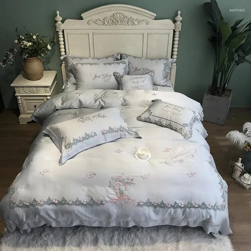 Bedding Sets Real Silk Satin Set Embroidered Ruffle Home Textile Big Bed Quilt Cover Sheet Pillow Down