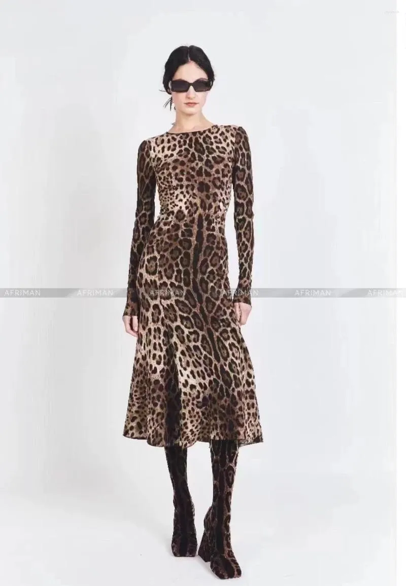 Robes décontractées 2024 Positionnement de printemps Summer Taie imprimée Emballage Sincall Leopard Modèle Robe en queue de poisson