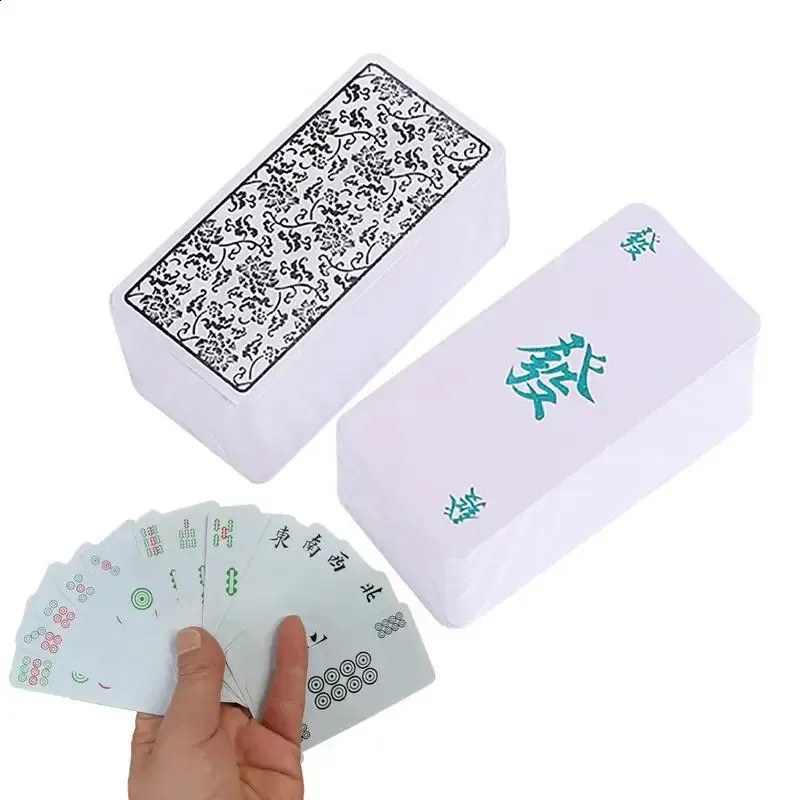 136 SheetsSet Portable Mahjong Cards Playing PVC Handheld Board Game for Family Friends Gathering Parties 240401