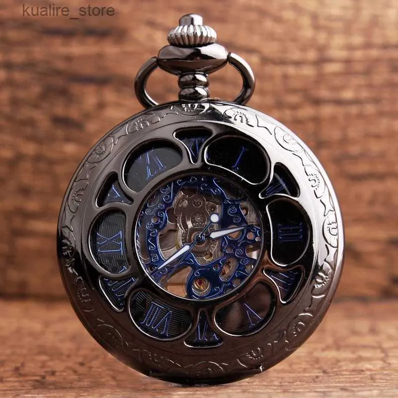 Pocket Watches Flip Open Clock Mechanical Pocket Bronze Roman Digital Retro Hollow Steam Punk FOB With FOB Chain Womens Gift L240402