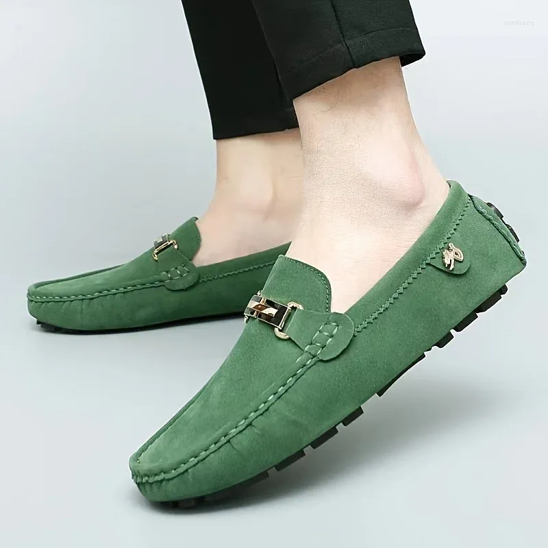 Casual skor män läder 2024 modesneakers handgjorda högkvalitativa loafers med lyxig utomhusljus snörning