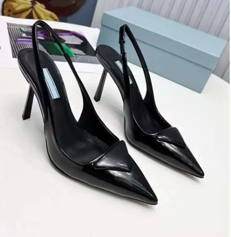 Dress Shoes Luxury Brands 2024 Designer Sandaal Hoge hakken Lage hak Zwart geborsteld Leather Slingback Pumps Zwart Wit Patent Leer 35-40 Modeschoenen 4363367