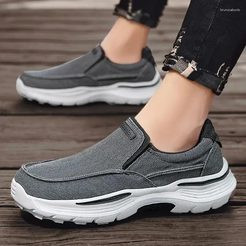 Casual Shoes Men's Plus-Size Breathable Knit Sneakers Comfortable Non-SlipAlphabet Patterned Easy Slip-On Outdoor Activities