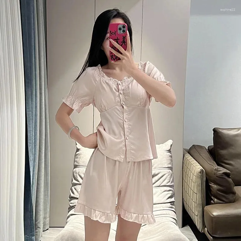 Hemkläder Våren Sleepwear Pyjamas Set Women Short Sleeve Shirt Shorts Sleep Sile Silky Satin Nights Duits kläder