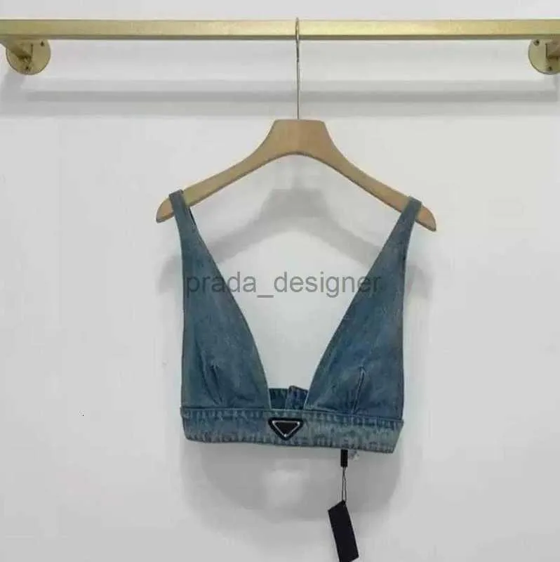 Womens Designers T Shirts Underwear With Metal Triangle Badge Sexig Deep V Denim Sling Tubs Tops Women Clothing NH76355
