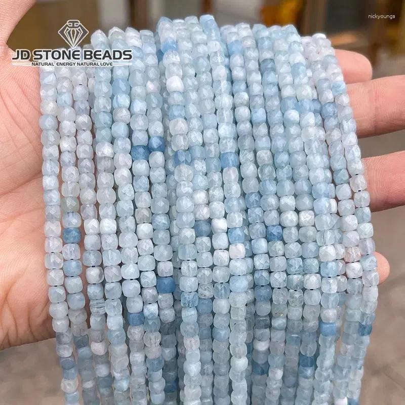 Gemystones en vrac 4 à 5 mm Stone naturelle Aquamarine Aquamarine Small Cube Perles à facettes Perles d'espaceur carré pour les bijoux Bracelet Collier Accessoire