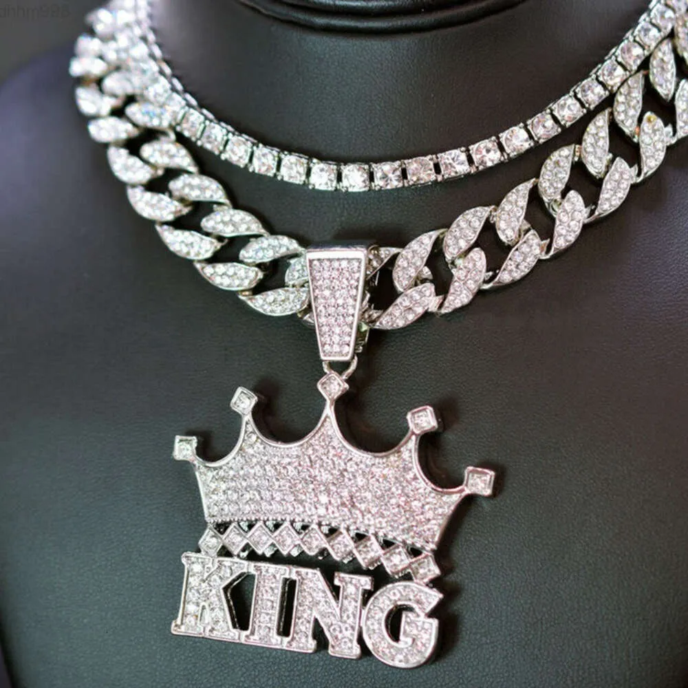 Hip Hop sieraden PAS Diamond Tester Bling Iced Out Letter Words Full VVS Moissanite Crown King Pendant voor dikke keten mannen partij