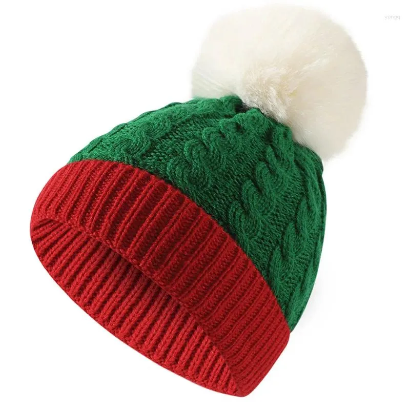 Berets unisex winter rode en groene patchwork pompoms gebreide hoed kerstmis voor vrouwen mannen cadeau