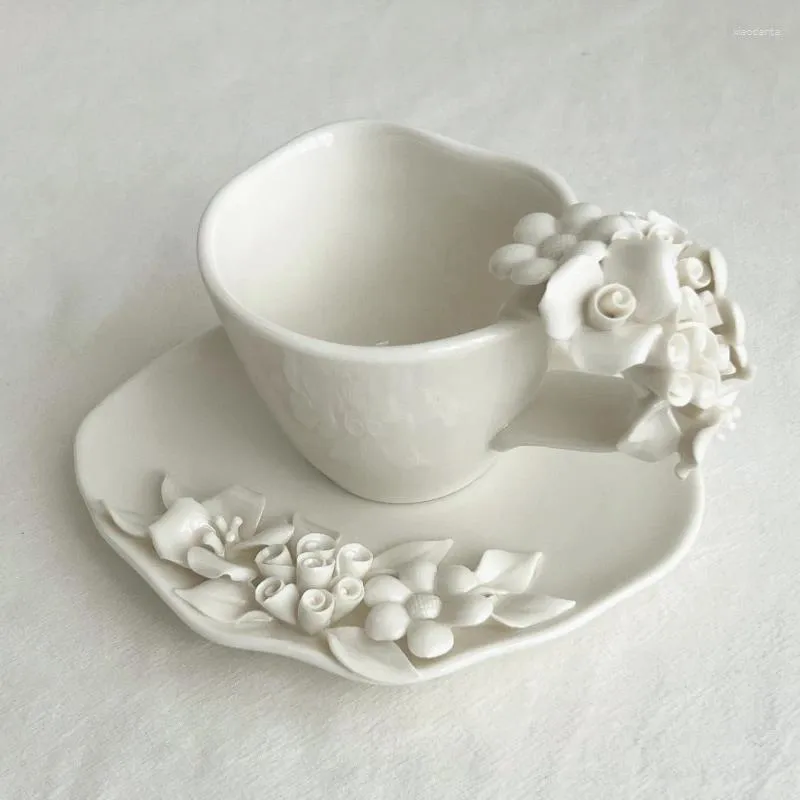 Tassen Keramik 3d Blumen Tee Tasse zarte handgeköpfige Blumen-Kaffee-Untertassen-Set unregelmäßiger Teetassen-Snack-Teller