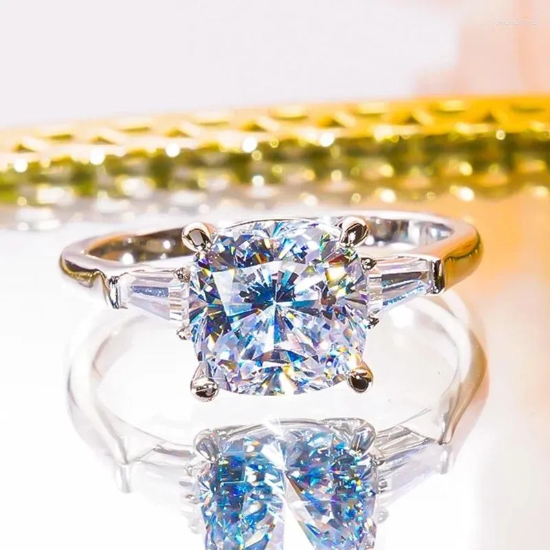 Anelli di cluster 8 8 mm Moissanite con anello di certificato GRA per donne S925 Sterling Silver Platinum Platinato Impegno per matrimoni Regalo per gioielli
