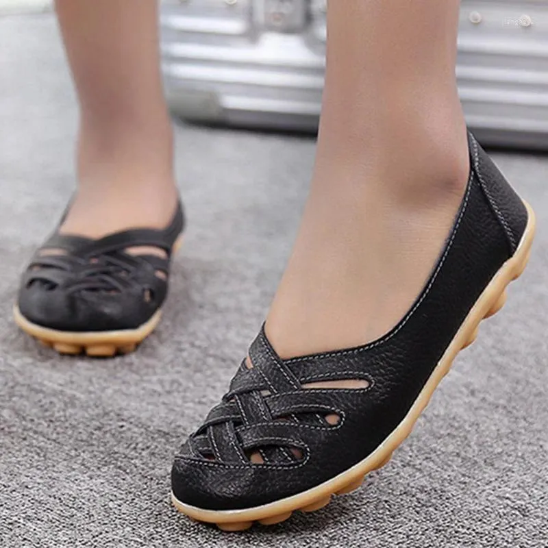 Günlük ayakkabılar kadınlar için düz deri bale daireleri zapatos mujer 2024 yaz kadın mokasenler siyah mokasenlerde kayar