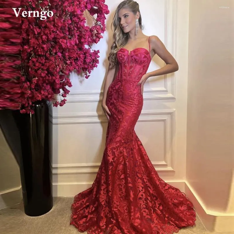 Sukienki imprezowe Verngo fuschia pełna koronkowa syrena wieczorna dressaes spaghetti paski ukochane kości długie suknie balowe kobiety eleganckie zaręczyny
