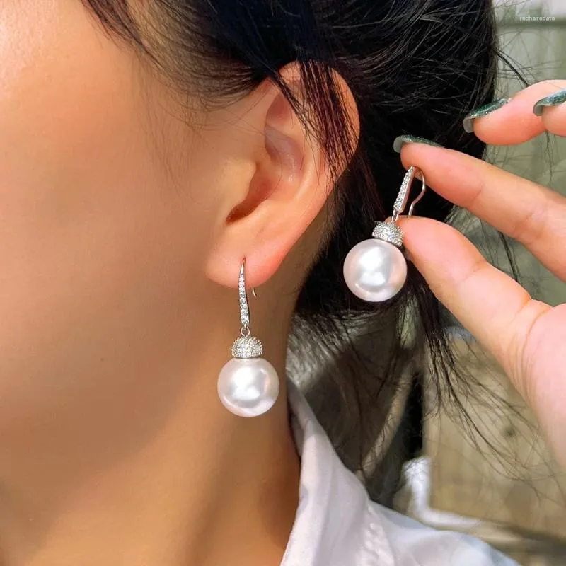 Boucles d'oreilles Backs Une paire de crochets d'oreille en cuivre haut de gamme personnalisés en cuivre haut de gamme