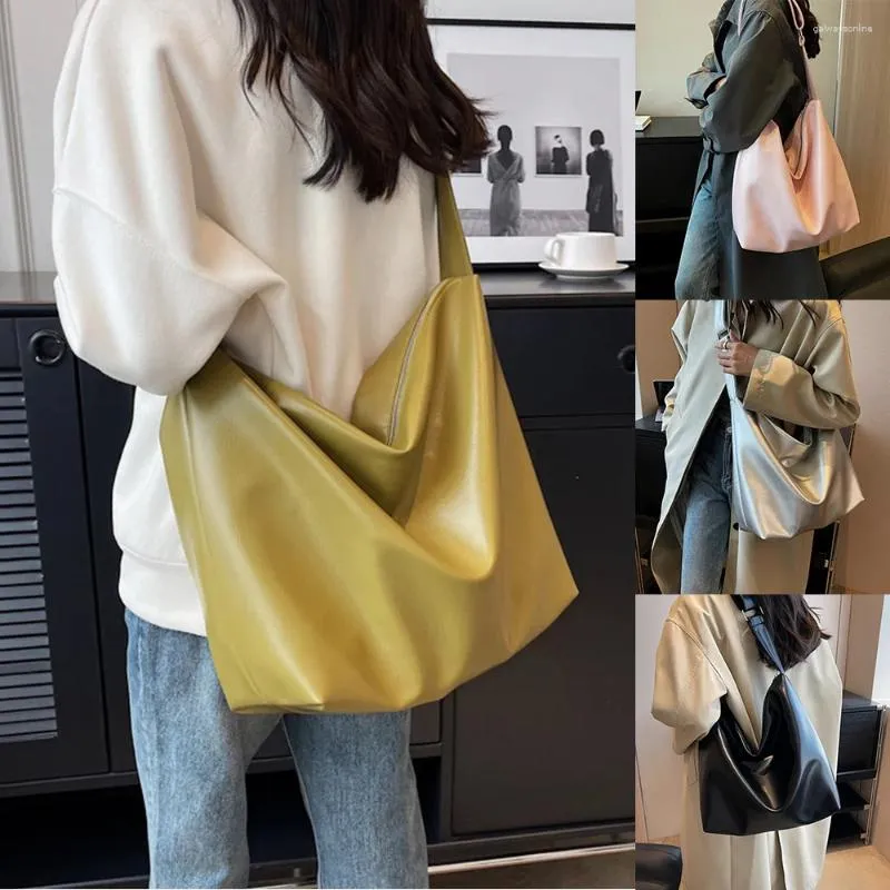 Akşam çantaları 2024 trend düz renkli kadınlar için büyük kova kadın tasarımcı gümüş deri omuz çantası çanta hobo crossbody